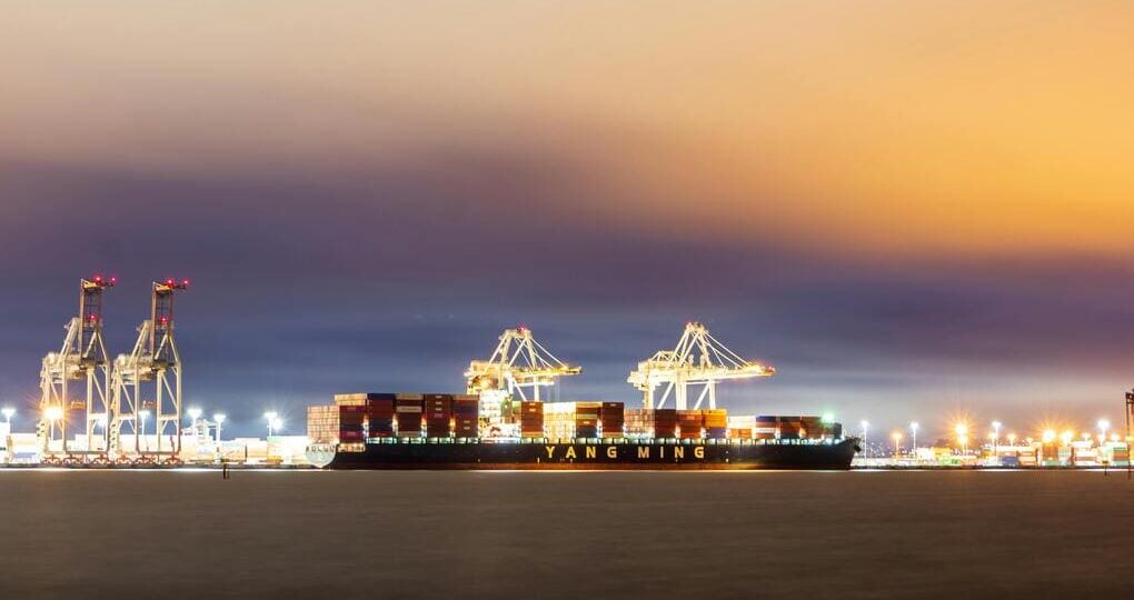 Transporte marítimo confiable para Panamá: reduce tiempos